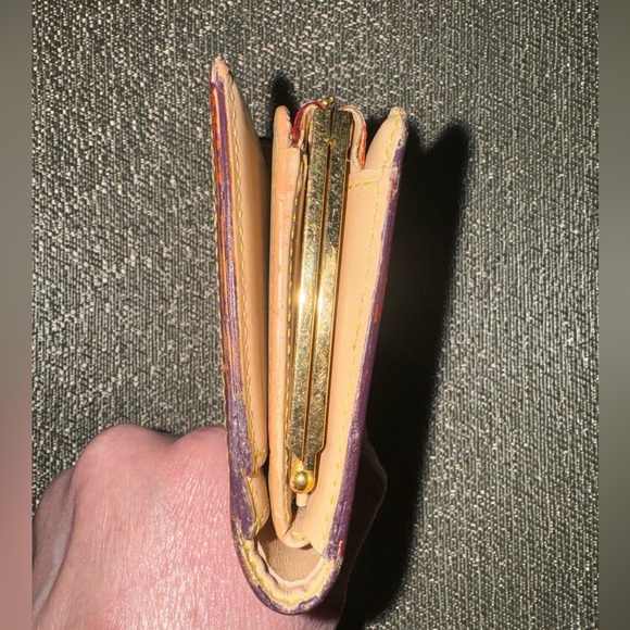 Preloved White Multicolor Murakami Kiss-Lock Wallet - Picture 4 of 8